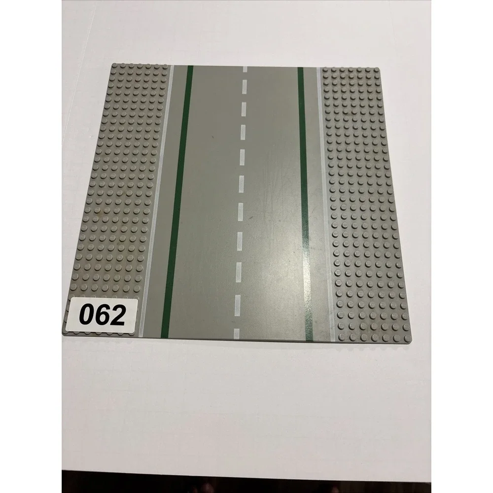 Vintage LEGO Gray Platform Base Plate Straight Road White Sidelines‎